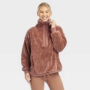 Target JoyLab Women’s Sherpa 1/2 Zip. Size XL. Like New. Matching flare leggings